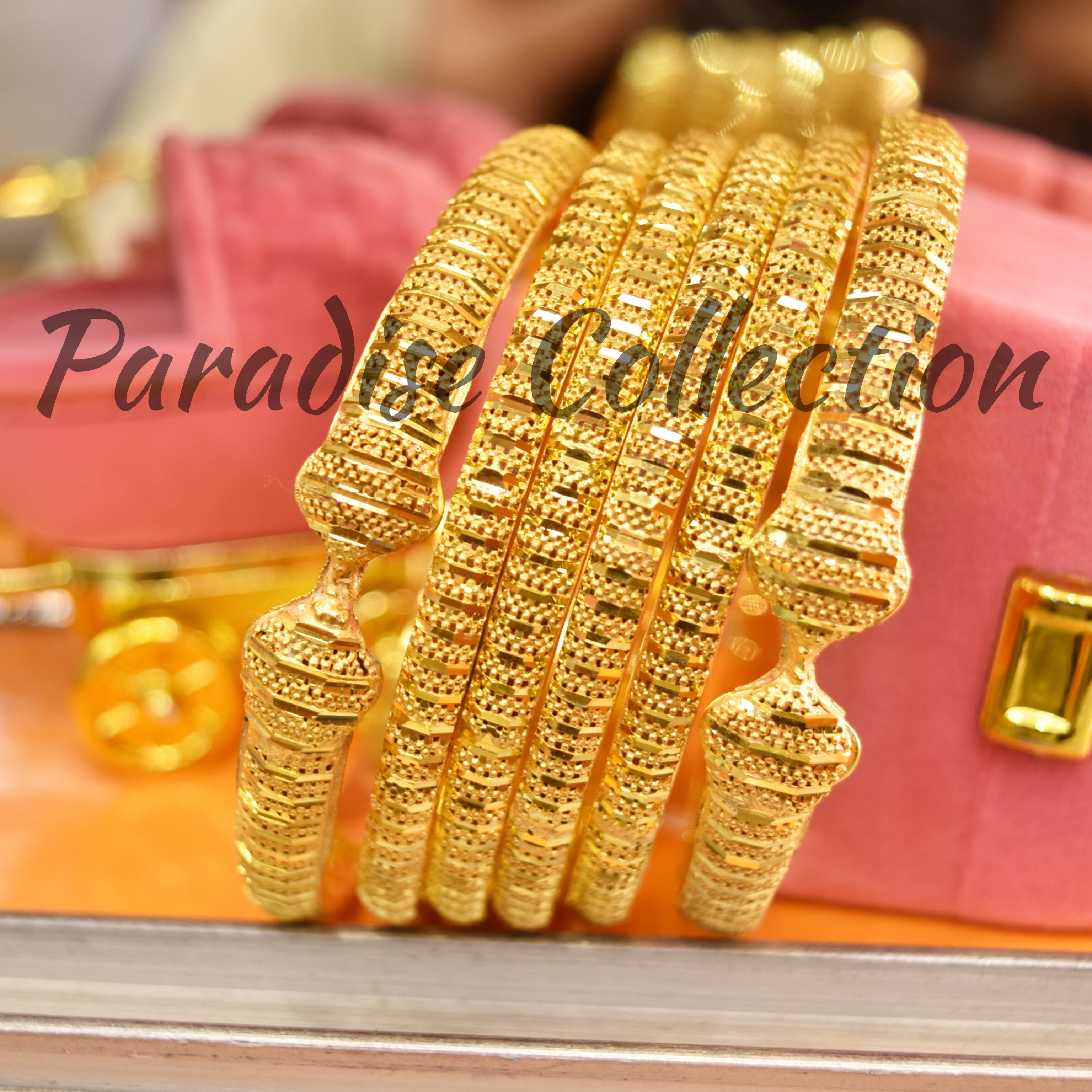 Elegant & Stylish Beautiful Bangles Set With Fancy Jewelry Box Free