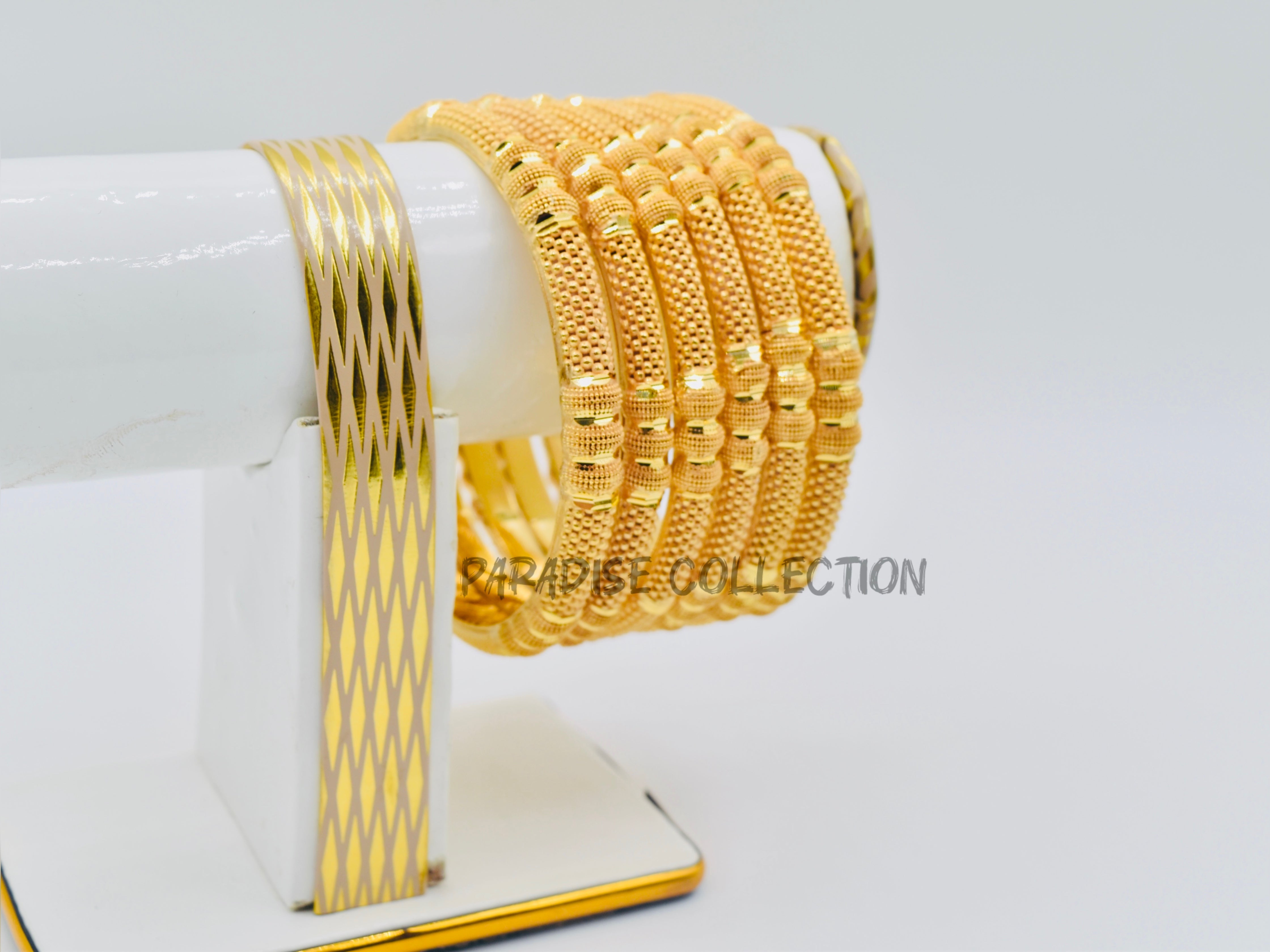 High-Shine Sona Bangles – Classic Style in a Jewellery Gift Box