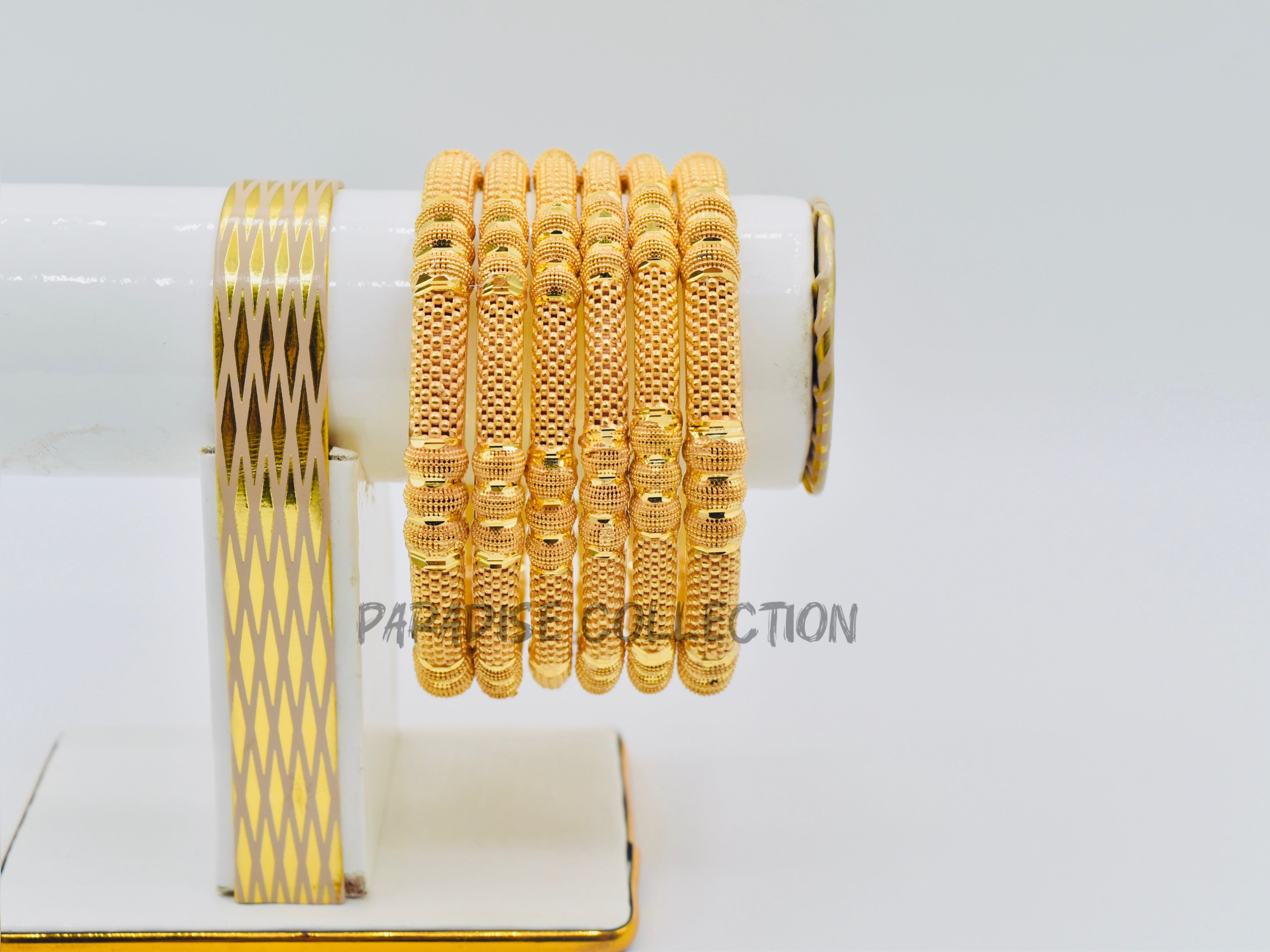 High-Shine Sona Bangles – Classic Style in a Jewellery Gift Box