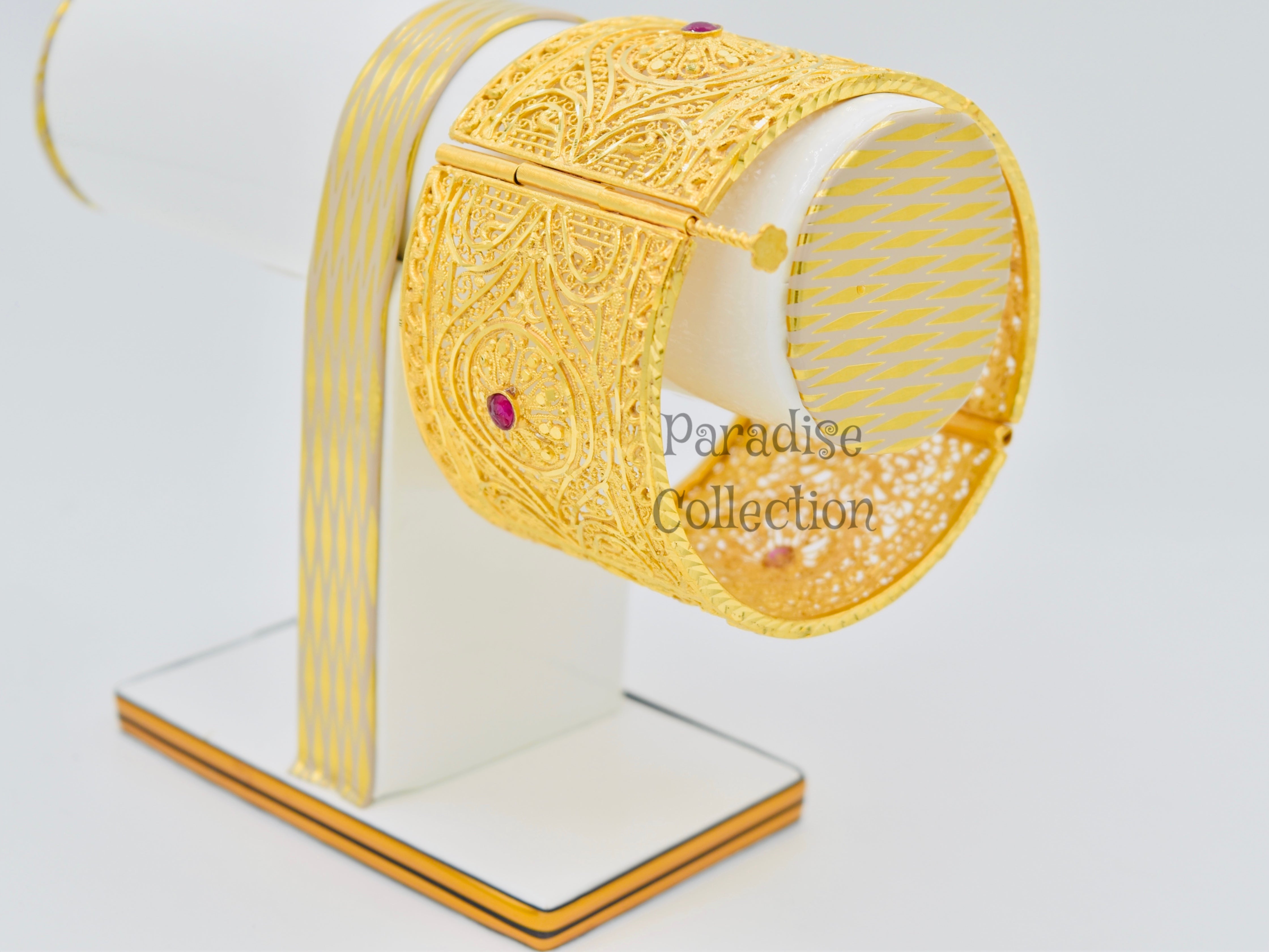 Luxurious Sona Finish Bangles – Radiant Polish with Gift-Ready Box