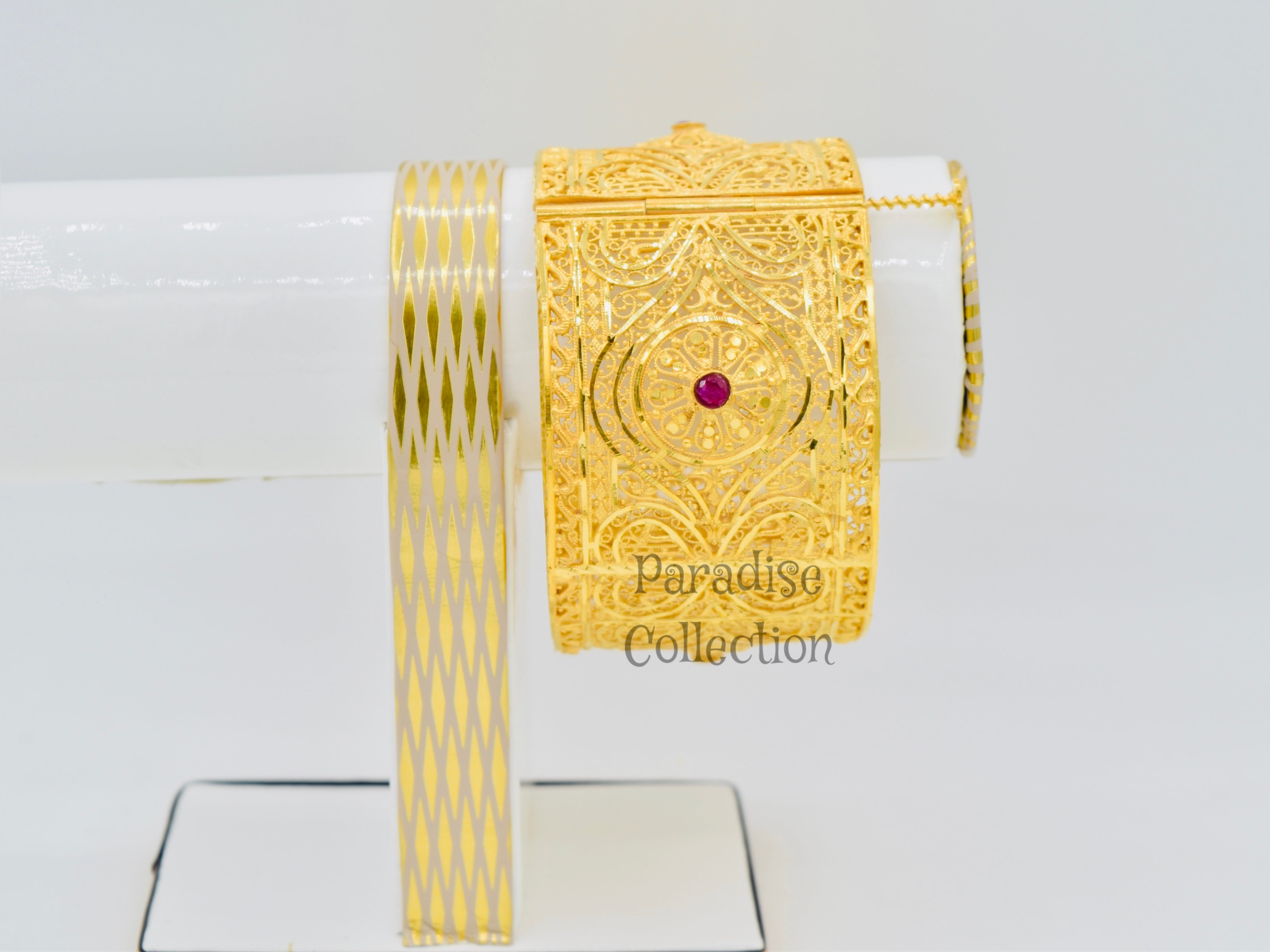Luxurious Sona Finish Bangles – Radiant Polish with Gift-Ready Box