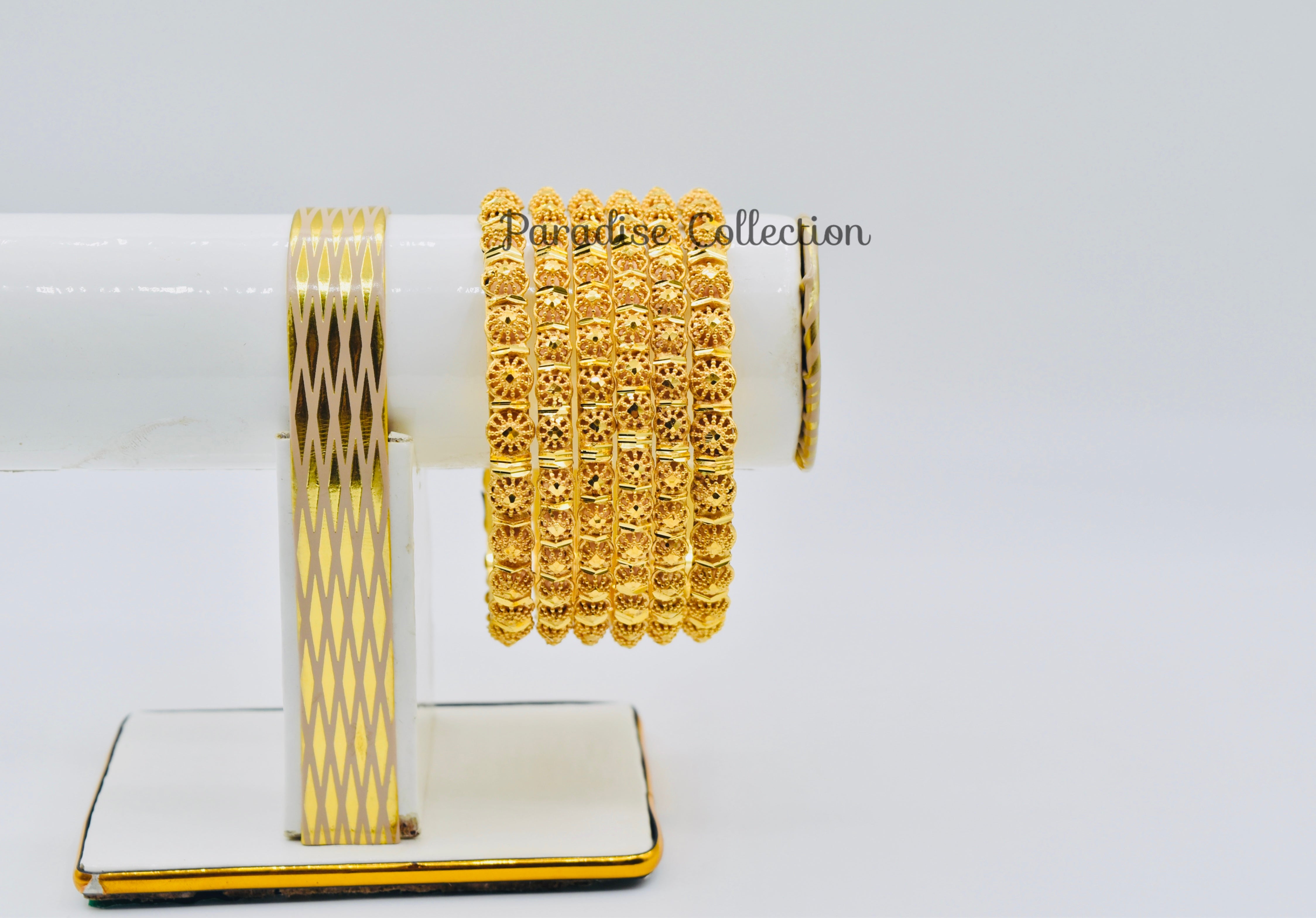 Dazzling Bangle Set for Her – Fashion-Forward & Packed in a Premium Fancy Box