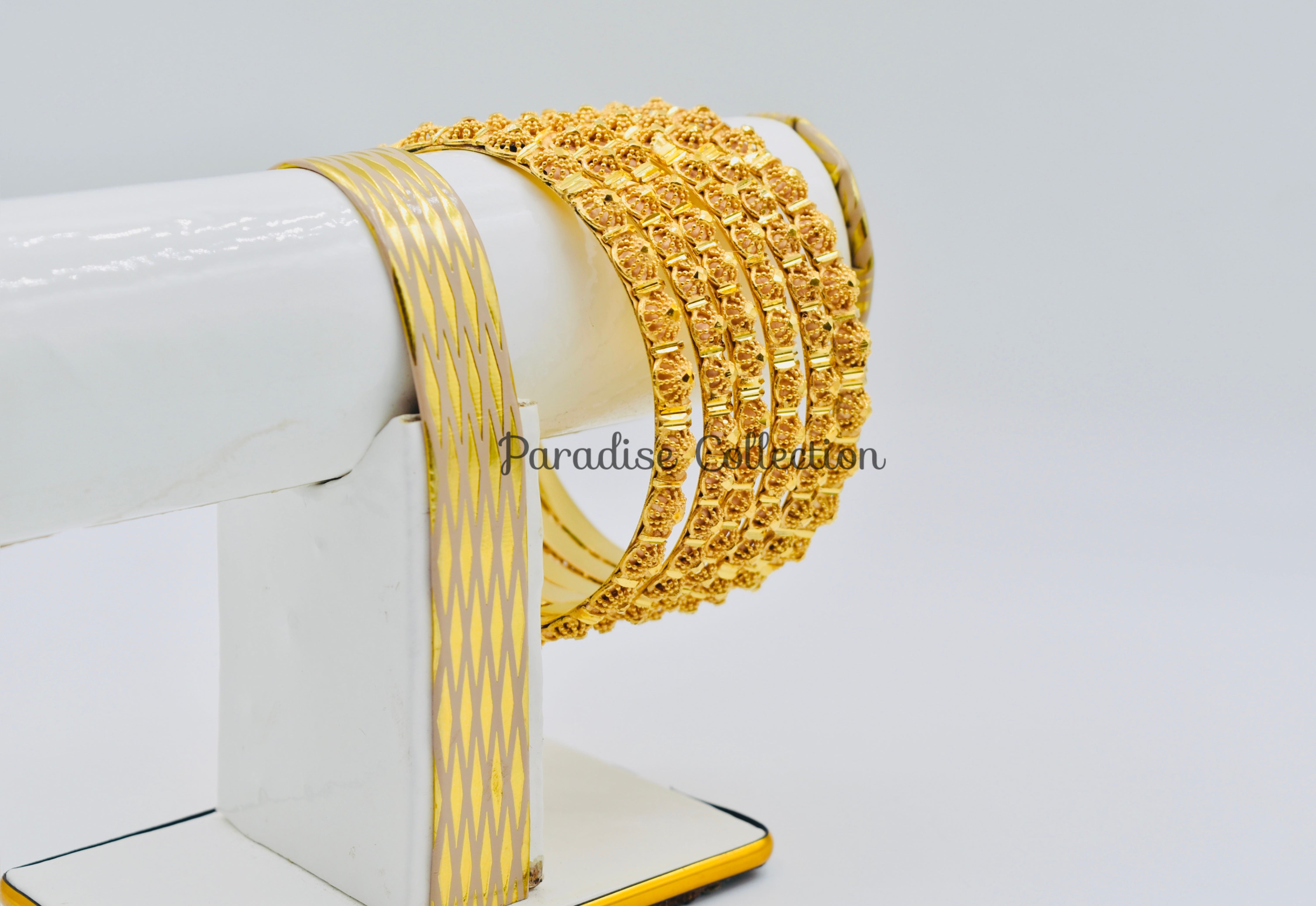 Dazzling Bangle Set for Her – Fashion-Forward & Packed in a Premium Fancy Box