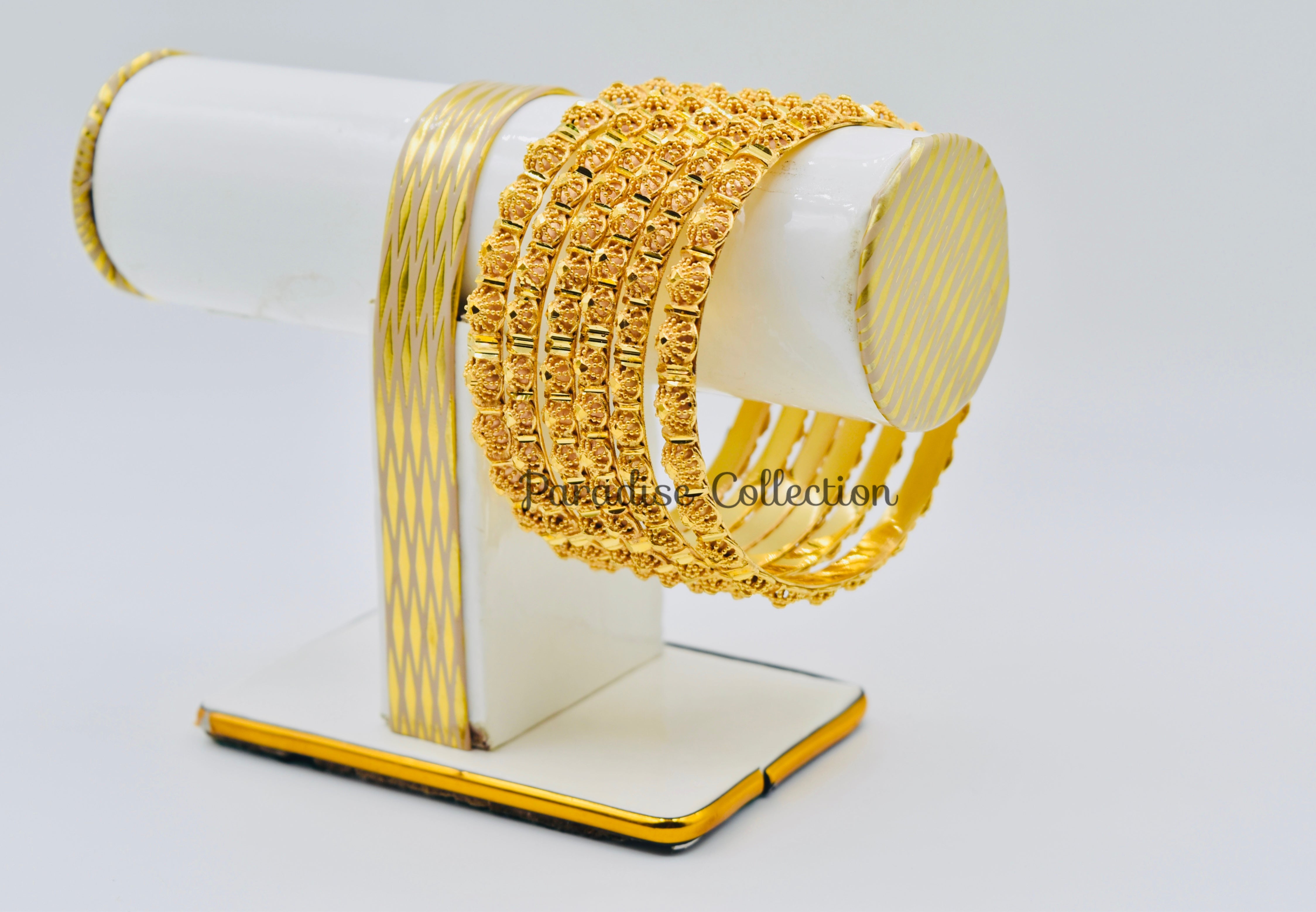 Dazzling Bangle Set for Her – Fashion-Forward & Packed in a Premium Fancy Box