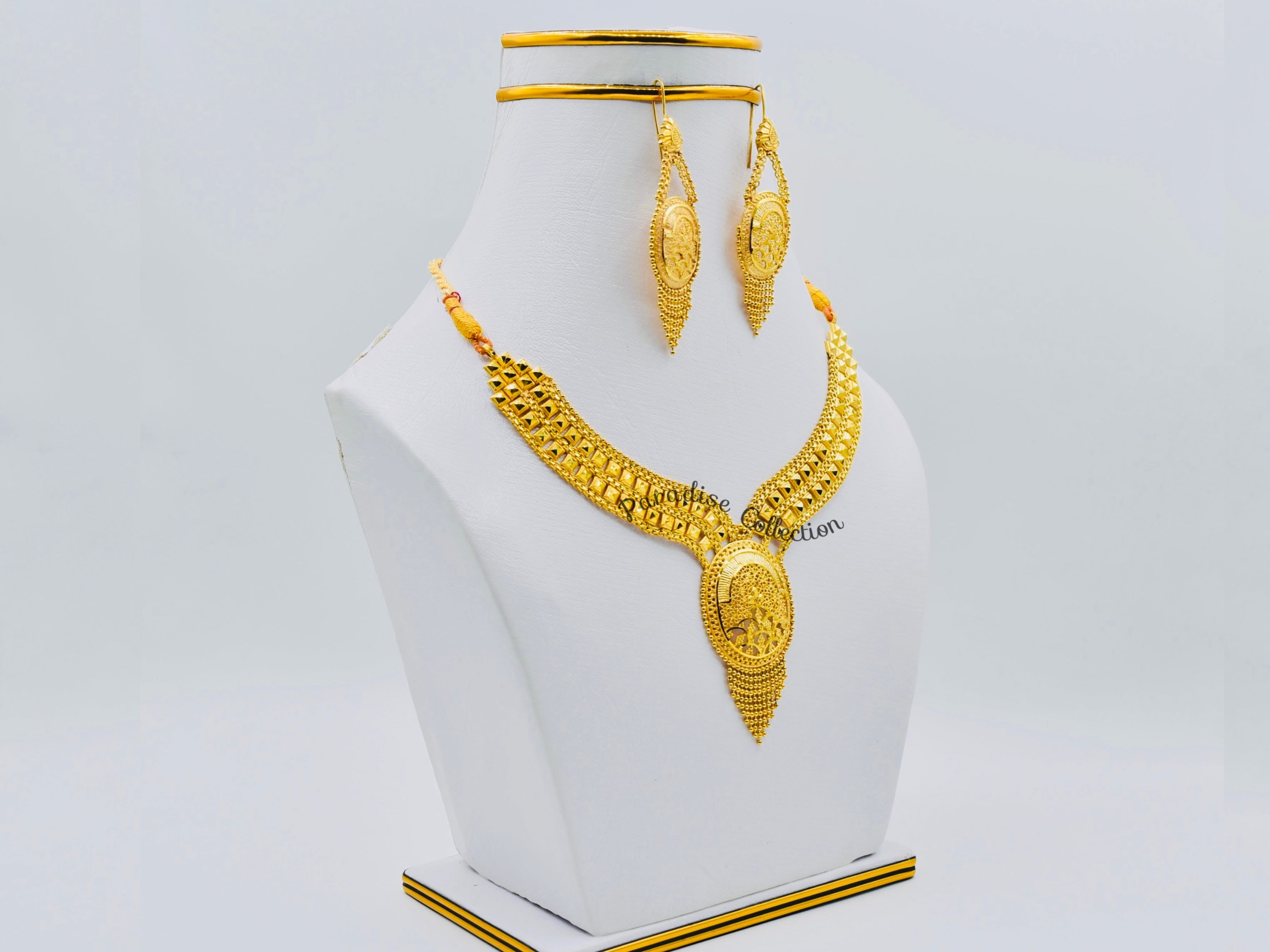 Premium Classic Designer Necklace Set – Free Jewellery Box Included