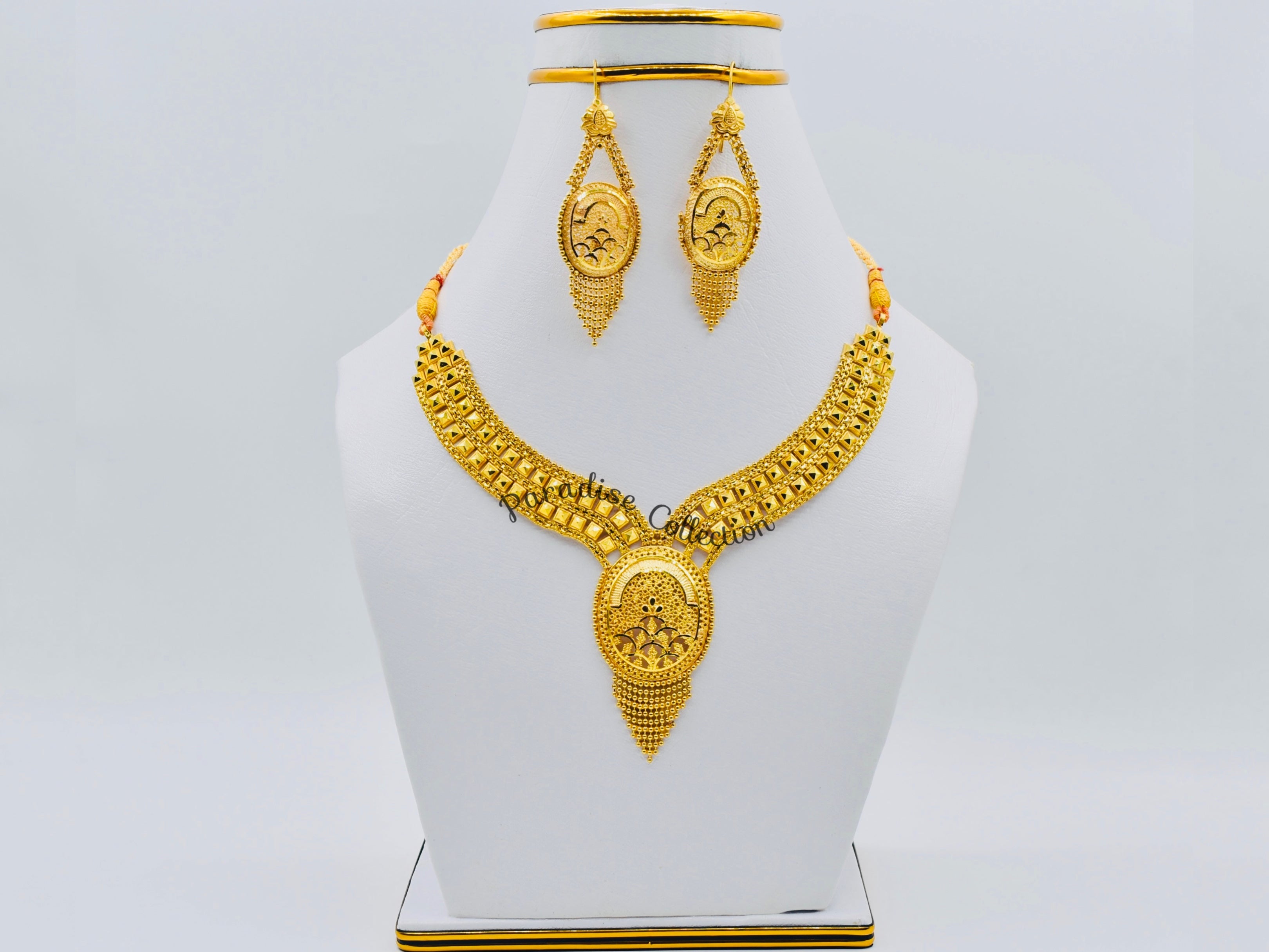 Premium Classic Designer Necklace Set – Free Jewellery Box Included