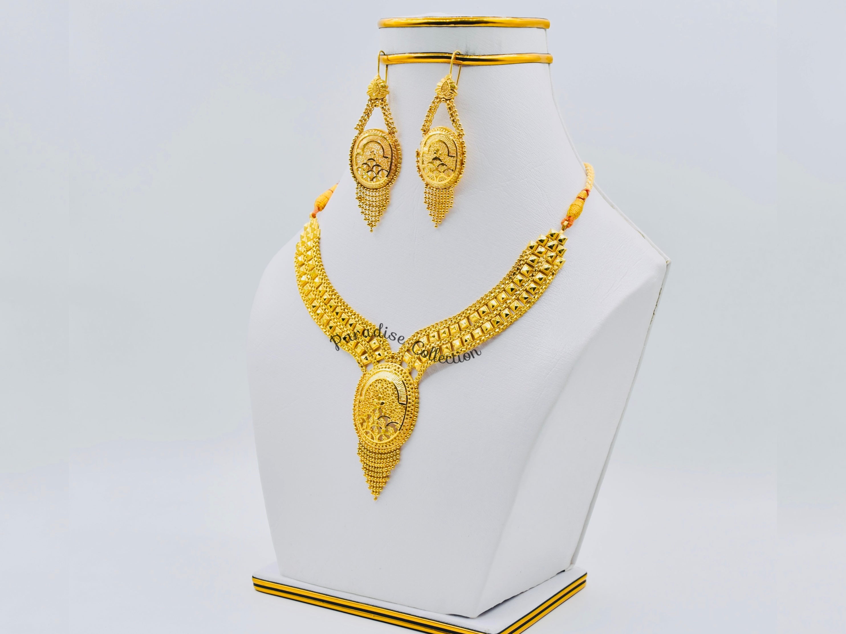 Premium Classic Designer Necklace Set – Free Jewellery Box Included