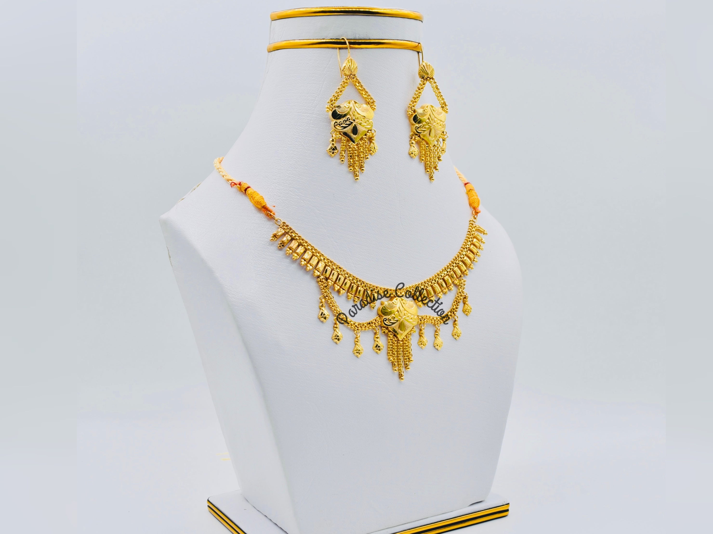 Exclusive Stylish Necklace Set – Free Elegant Gift Box Included