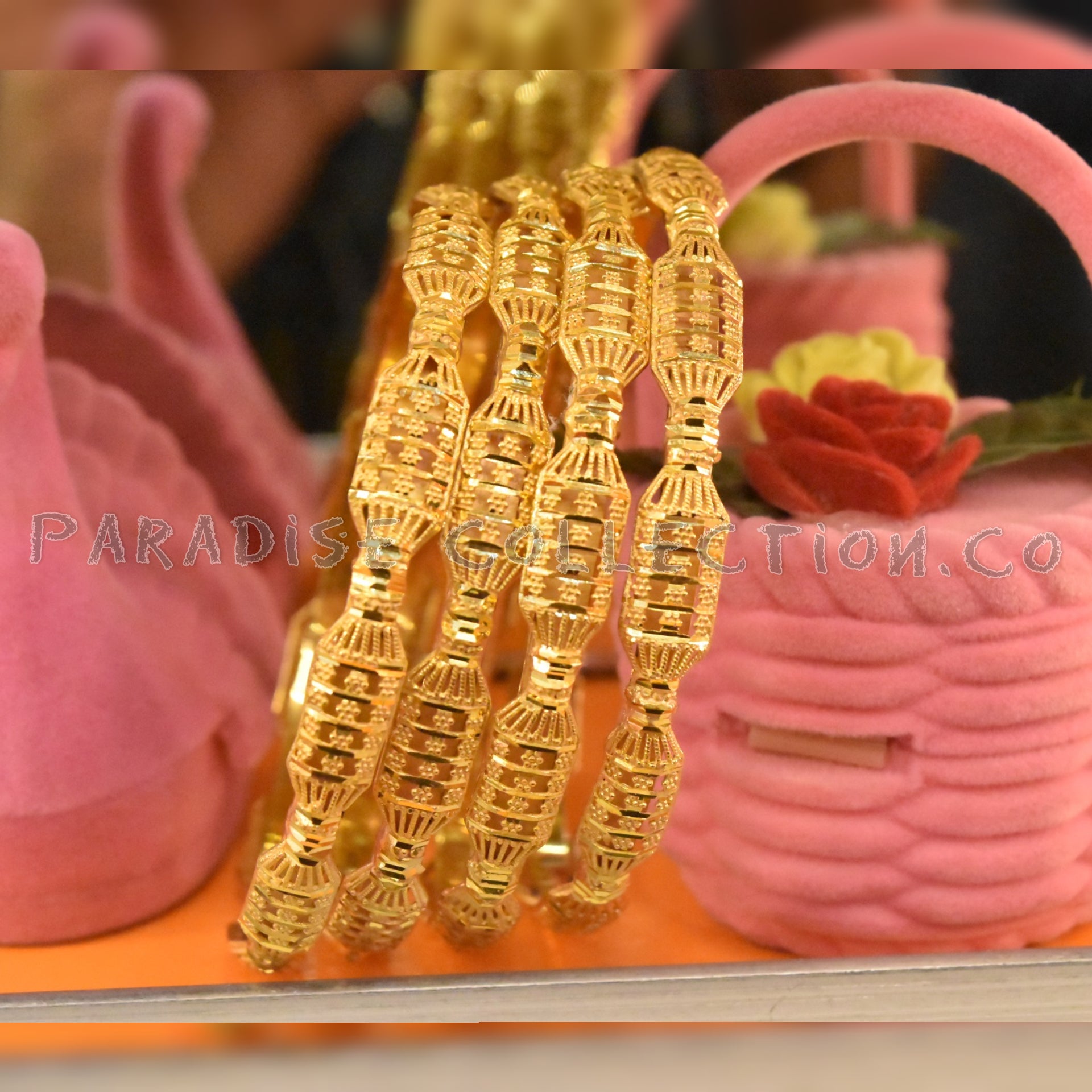 Creative Personality Design Bangles For Women With Fancy Jewelry Box Free