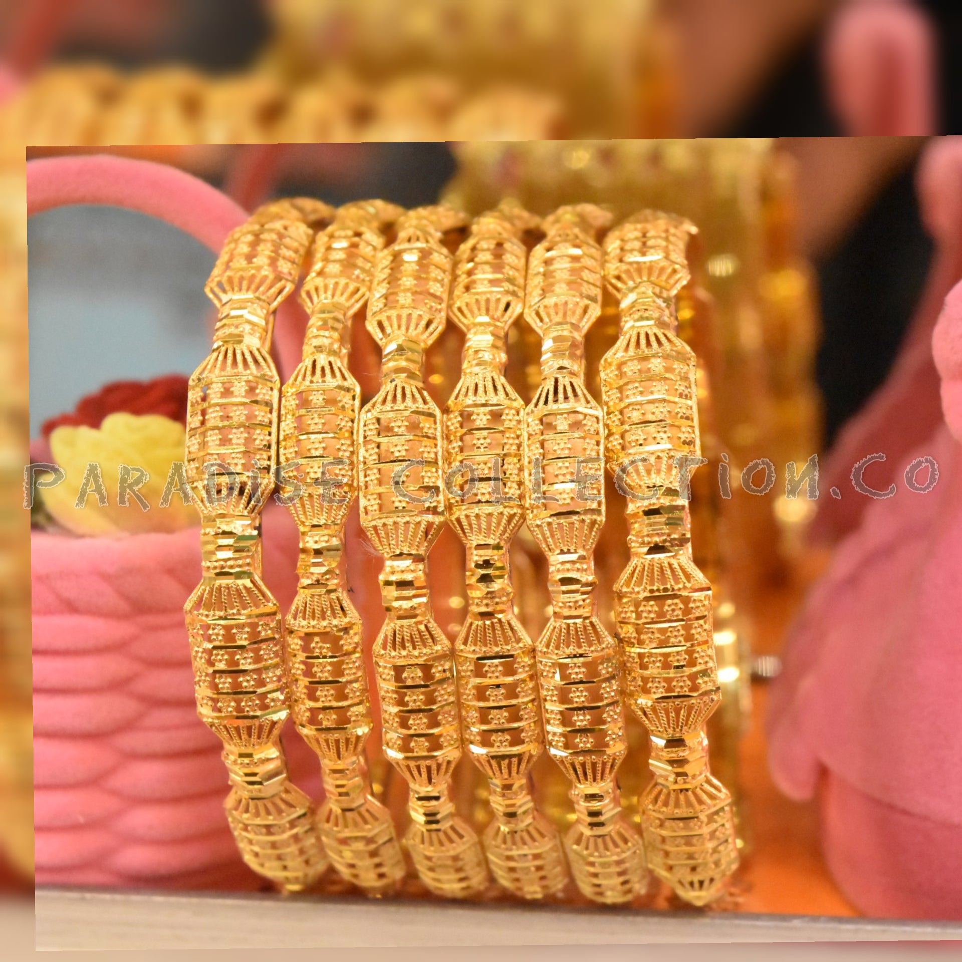 Stylish Classic Bangles For Woman With Fancy Jewelry Box Free