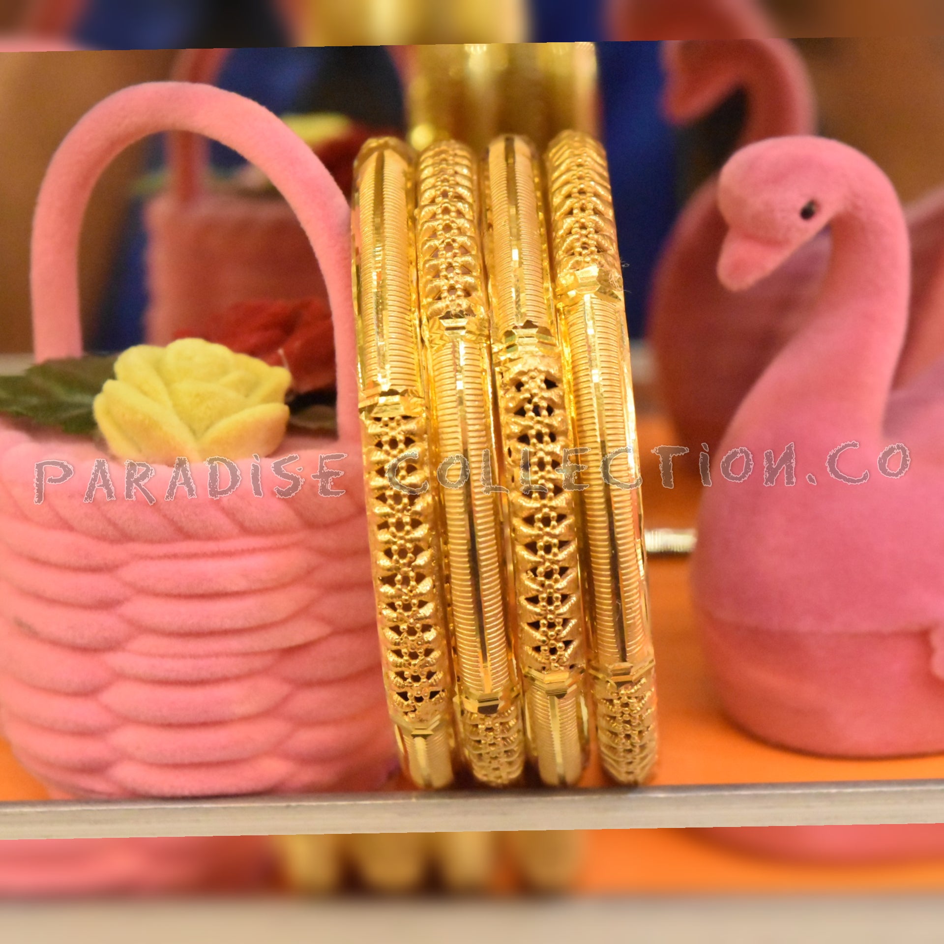 Elegant & Stylish Beautiful Bangles With Fancy Jewelry Box Free❤️