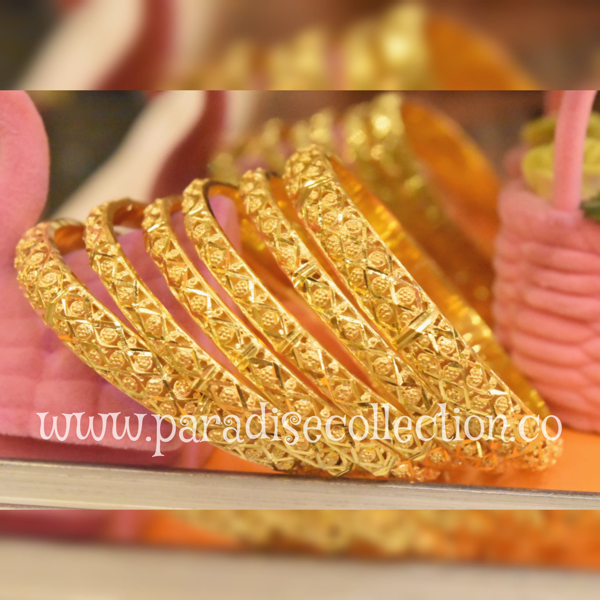 Special Offer Beautiful Bangles Pack Of 6 With Fancy Jewelry Box Free